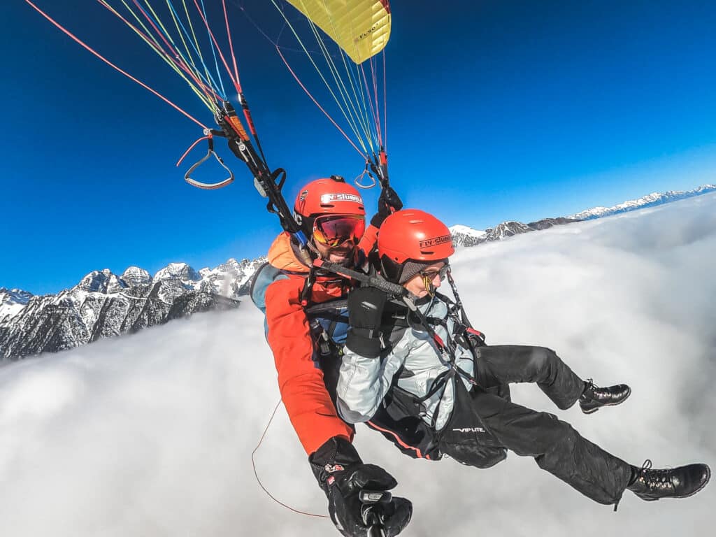 Paragliding im Stubaital über den Wolken